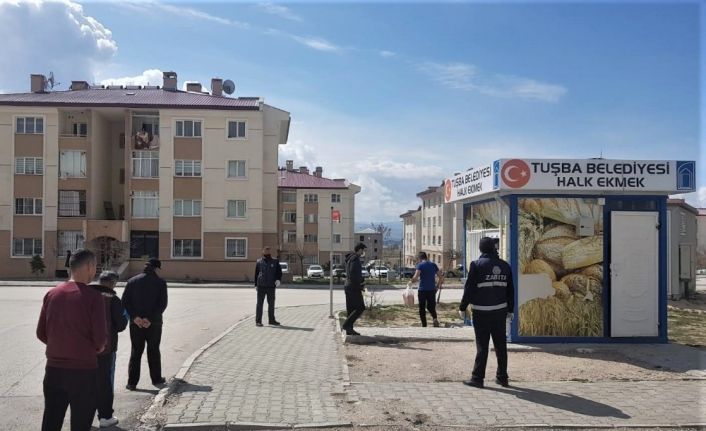 Tuşba Belediyesi, en zor günde dahi ilçe sakinlerine ucuz ekmeği ulaştırdı