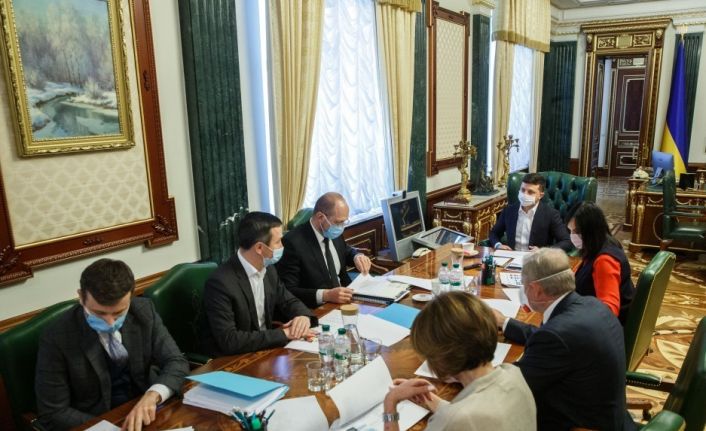 Ukrayna, korona virüs tedavisini bulana 1 milyon dolar ödül verecek