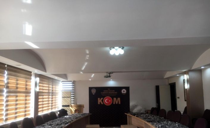 Ünlü markaların sahte güneş gözlüklerini satan şahıslara operasyon