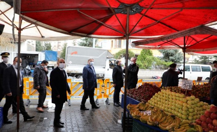 Vali Günaydın, Pazar Yerinde Korona Tedbirlerini Denetledi