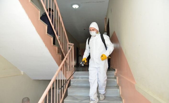 Yakutiye Belediyesi 96 kişilik dezenfekte ekibi ile ilçeye bağlı köylere de girdi.