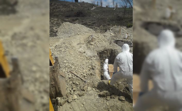 Yaşlı karı koca birer hafta arayla korona virüsten hayatını kaybetti