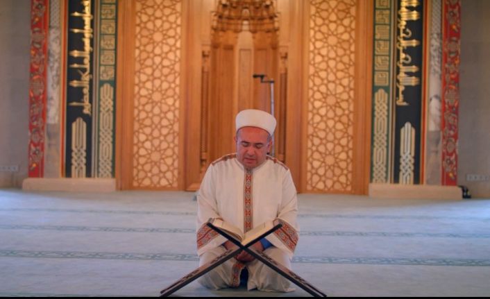 Yeniden inşa edilen tarihi camide 87 yıl sonra ilk mukabele okundu