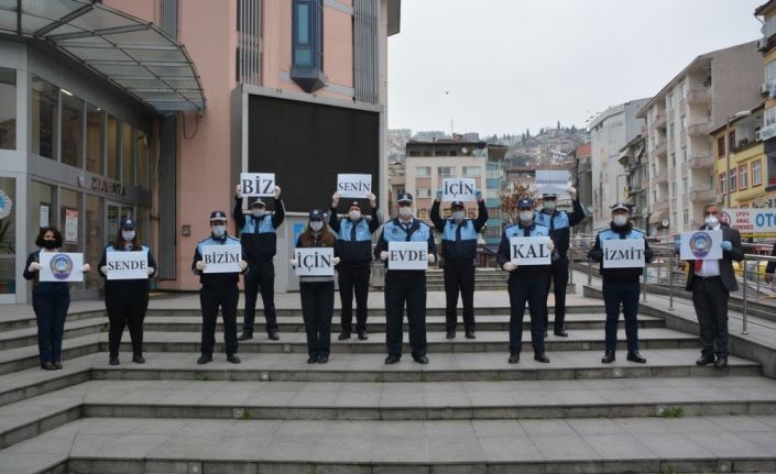 Zabıta, marketlerdeki sosyal mesafe uyumunu denetliyor
