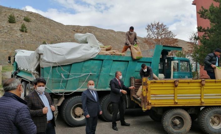 Zaralı 200 çiftçiye yazlık tohum dağıtıldı