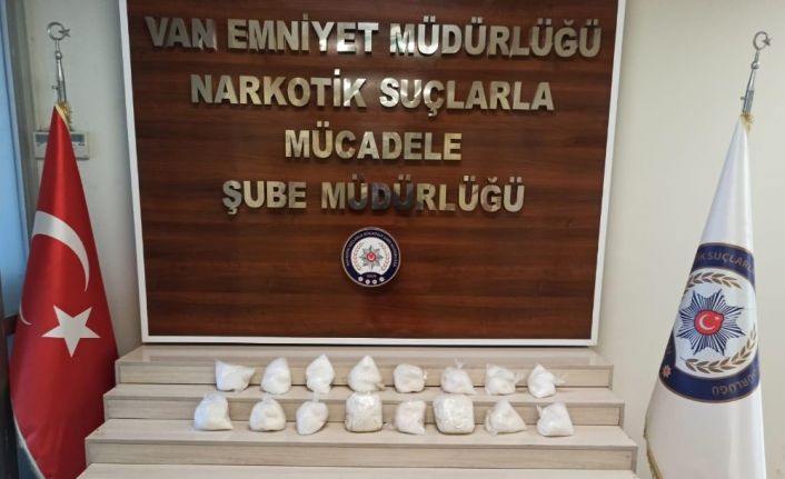 Zeyna’nın katıldığı aramada 9 kilo uyuşturucu ele geçirildi