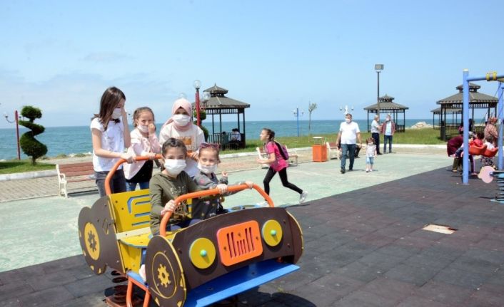 14 yaş ve altı çocuklar uzun bir aradan sonra sokağa çıktı