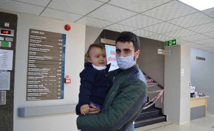1 yaşındaki bebek babasıyla koronayı yendi, hastaneden babasıyla taburcu oldu