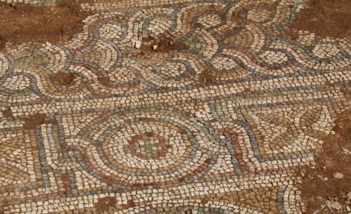 4 asırlık camide yapılan restorasyonda benzersiz el yapımı altın işlemeler bulundu