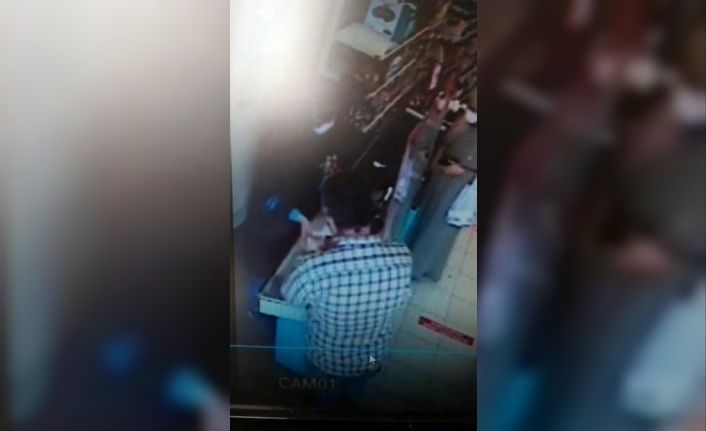 4 farklı marketten tırnakçılık yöntemiyle hırsızlık yapan baba ve oğlu yakalandı
