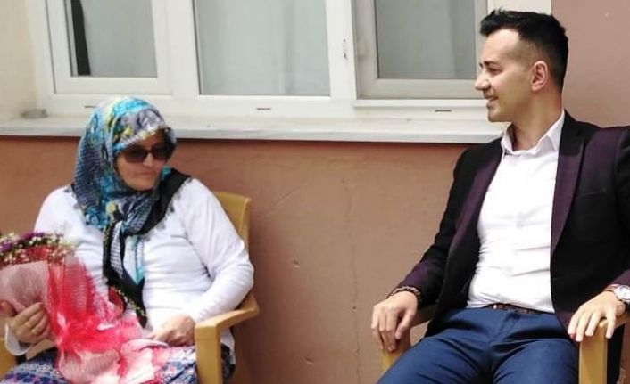70 Yaşındaki Hatice anneye, kaymakamdan Anneler Günü sürprizi