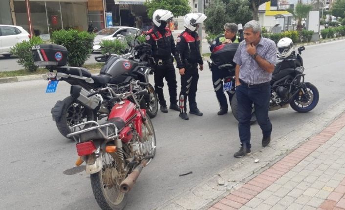 Alanya’da 2 şüphelinin bırakıp kaçtığı motosiklet çalıntı çıktı