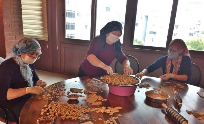 Aliağalı kadınlar hem üretiyor hem kazanıyor