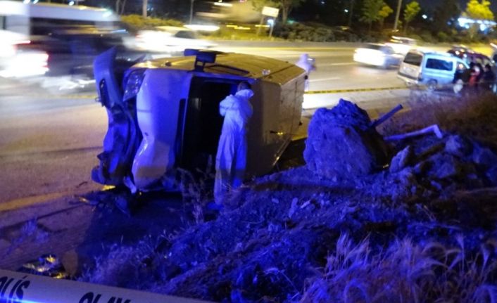 Ankara’da yol kenarında servis bekleyen fabrika işçisinin üzerine minibüs devrildi: 1 ölü