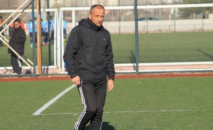 Antrenör Zeki Akparlar: