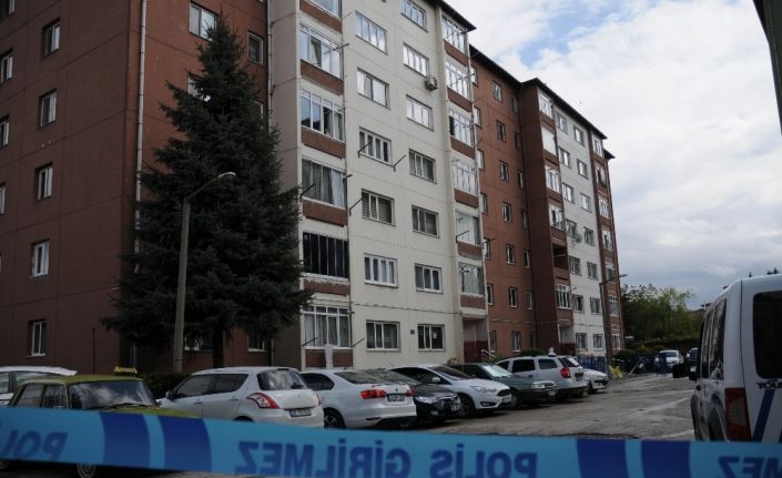 Apartman görevlisinin Korona testi pozitif çıkınca 119 kişi karantina altına alındı