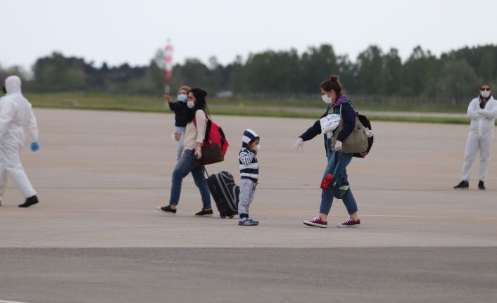 BAE’den 195 Türk vatandaşı Samsun’a getirildi