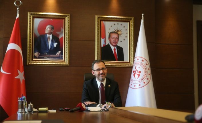 Bakan Kasapoğlu: “Adanalı taraftarlarımızın talepleri ve Adanalı sporseverlerin mutluluğu bizler için önemli”