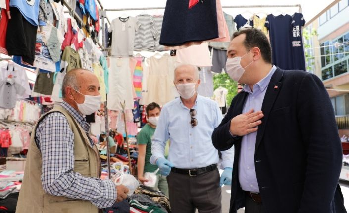 Başkan Dutlulu’dan, uzun süredir tezgah açamayan pazarcı esnafına destek