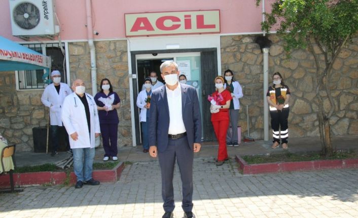 Başkan Kaplan sağlık çalışanı anneleri unutmadı