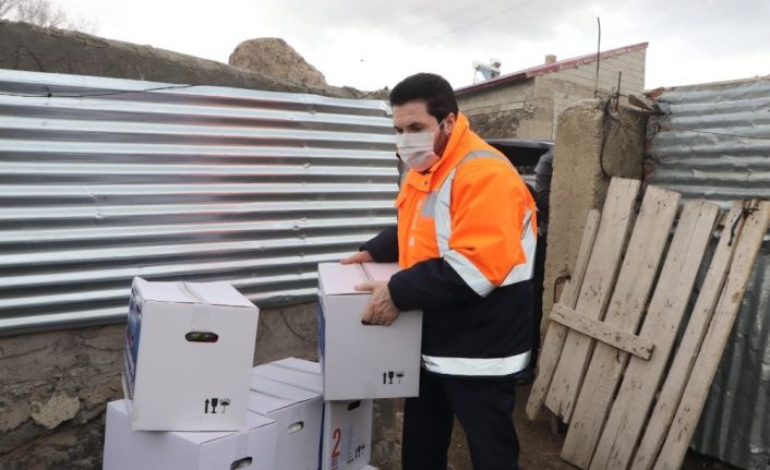 Başkan Sayan, her gün Vefa Sosyal Destek Grubu adına çalışıyor
