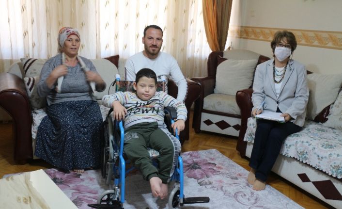 Başkan Tuncel mutluluk dağıtıyor