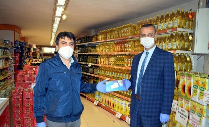 Bilecik’te 35 markete bin 750 adet maske teslim edildi