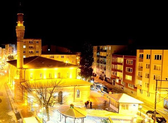 Bursa’da vaktinden önce okunan ezan ile binlerce kişi orucunu erken açmak zorunda kaldı