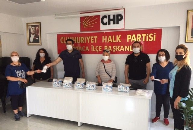 CHP Ortaca, kendi imkanları ile ürettiği maskeleri vatandaşa ulaştırıyor