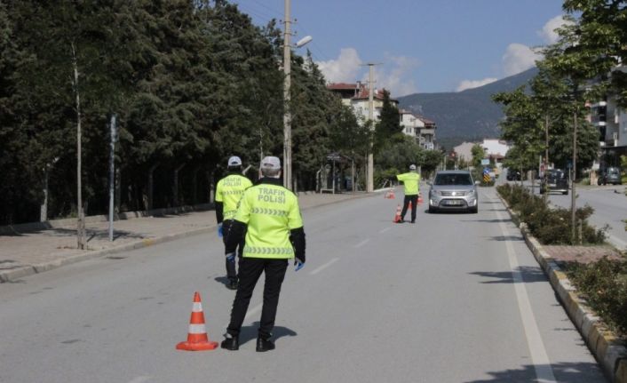 Denizli’de sürücü ve yolculara yönelik ’korona denetimi’