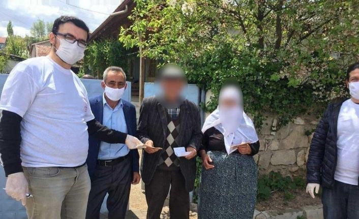 Destek ödemeleri 65 yaş üstü vatandaşların evine kadar teslim ediliyor