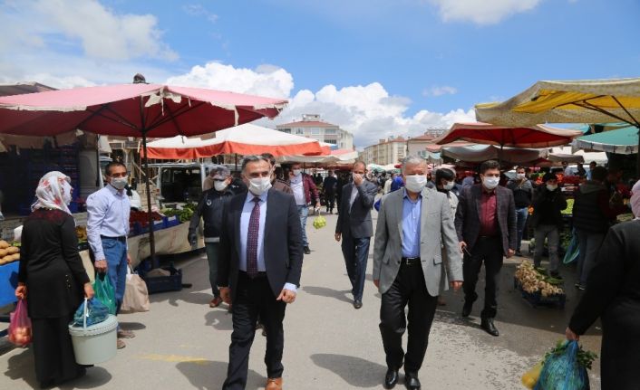 Develi’de ilçe protokolü korona virüs tedbirlerine dikkat çekmeye devam ediyor