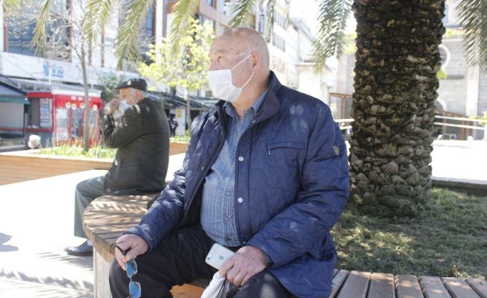 Giresun’da 65 yaş ve üstü vatandaşlar sokağa çıkmanın mutluluğunu yaşıyorlar