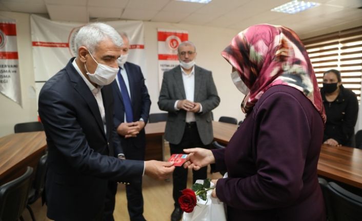 Güder yetim anneleri ile bir araya geldi