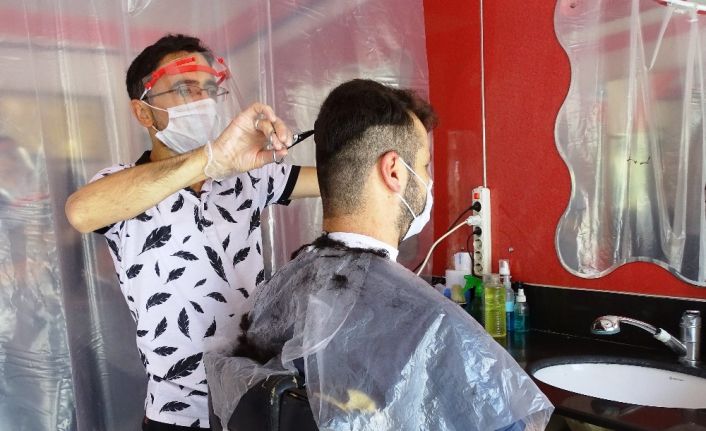 Hisarcıklı berber ve kuaförler iş yerlerini 1 hafta gecikmeli açtı