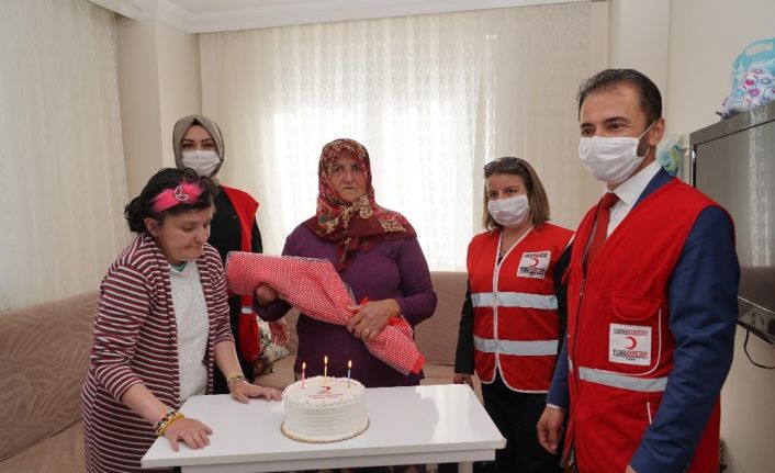 İki ay sonra dışarı çıktı, ilk iş olarak engelli kızı ve eşine Bayramlık aldı