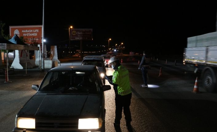 Kahramanmaraş’da giriş çıkış kısıtlaması sona erdi, polis noktalarında araç yoğunluğu oluştu
