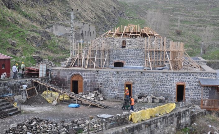 Kars’ta tarihi Mazlumağa Hamamı’nın restorasyon çalışmaları başladı