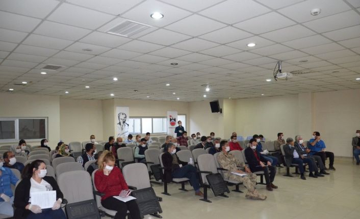 Kaymakam Demir, berber ve kadın kuaförleri ile bir araya geldi