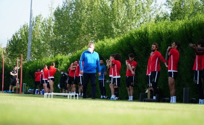 Kayserispor teknik direktörü Robert Prosinecki: "8 maç da bizim için final gibi"