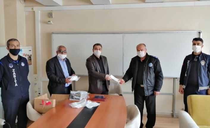 Kilis’te maske dağıtımı sürüyor