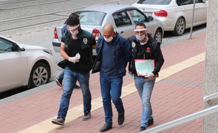 Kocaeli 155 kilo eroinle yakalanan tır sürücüsü adliyeye sevk edildi