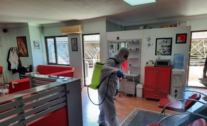 Menteşe’de berber ve kuaför dükkanları dezenfekte edildi