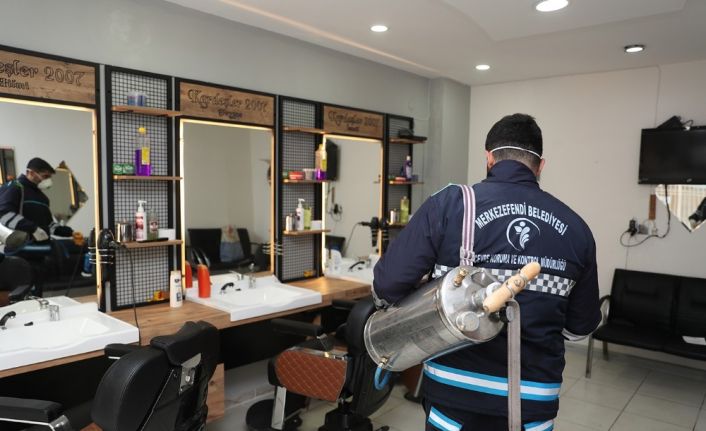 Merkezefendi’de 730 berber, kuaför ve güzellik salonu dezenfekte edildi