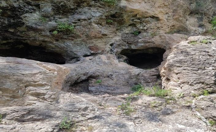 MSB: "Çukurca’da terör örgütü PKK’ya ait mühimmat ve yaşam malzemeleri ele geçirildi"