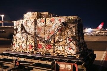 MSB:"Cumhurbaşkanımız Sayın Recep Tayyip Erdoğan’ın talimatlarıyla Bakanlığımız tarafından hazırlanan ve COVID19 ile mücadelede kullanılacak tıbbi yardım malzemeleri Tunus’a gönderildi."