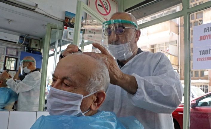 ’Müşterilerime karşı sorumluluğum var’ deyip 6 saatlik izni ekmek teknesinde geçirdi