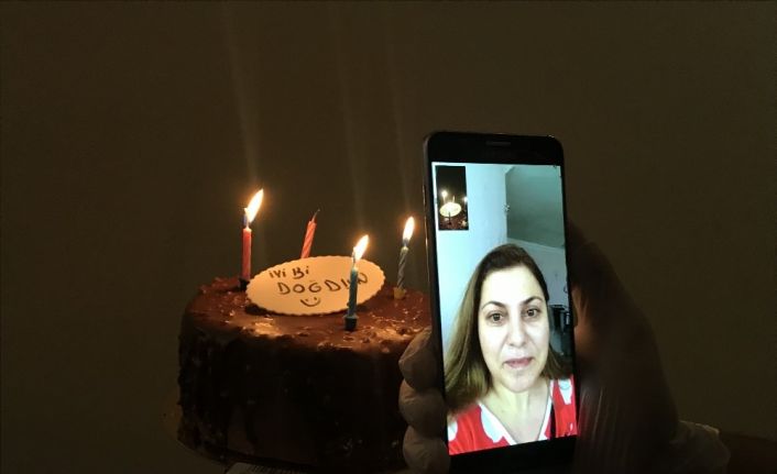 Nusaybin’de görev yapan sağlık çalışanı annenin oğluna doğum günü sürprizi