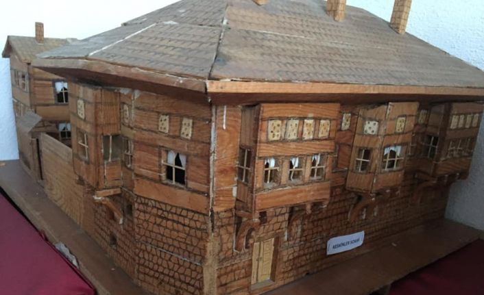 Osmaneli tarihine ışık tutan Ulvi Erbaş’ın eserleri belediye müzesinde sergileniyor