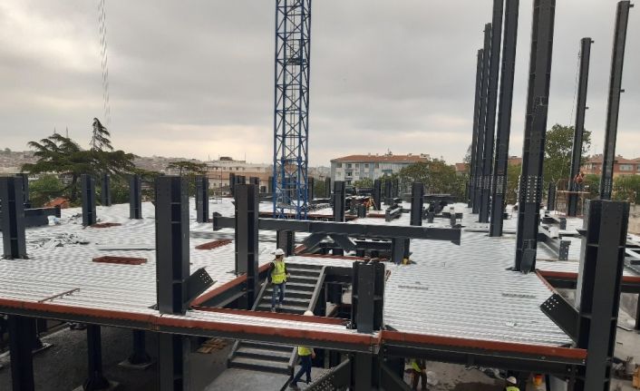 (Özel) Depremde hasar gören İstanbul Tıp Fakültesi’nde yerinde dönüşüm devam ediyor